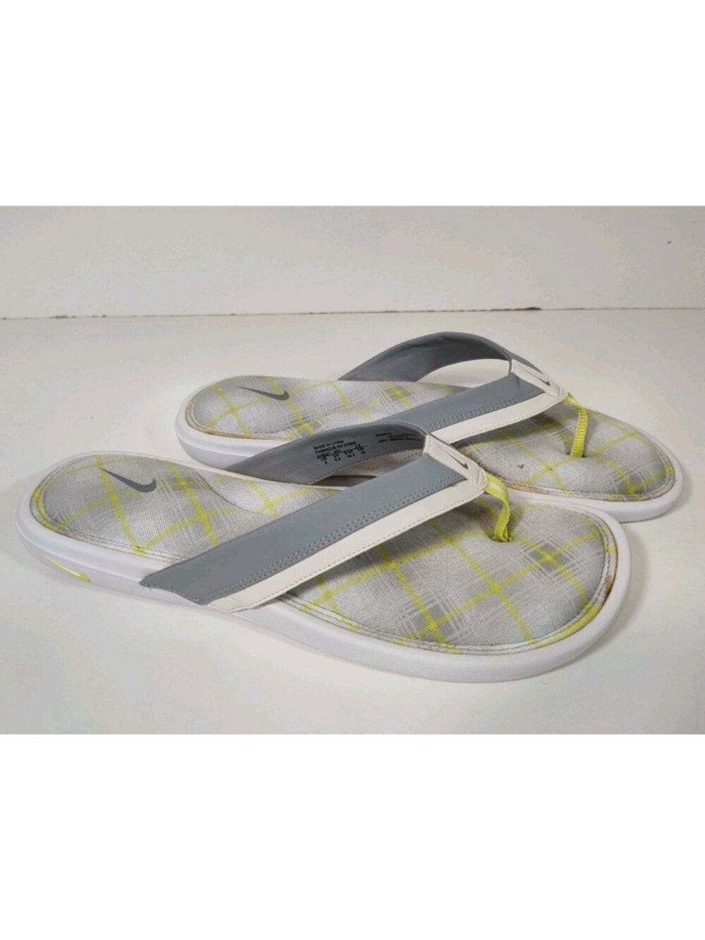 Nike Comfort Footbed Flip Flops Sandals Women's 9 White Gray 418627-001 Beach